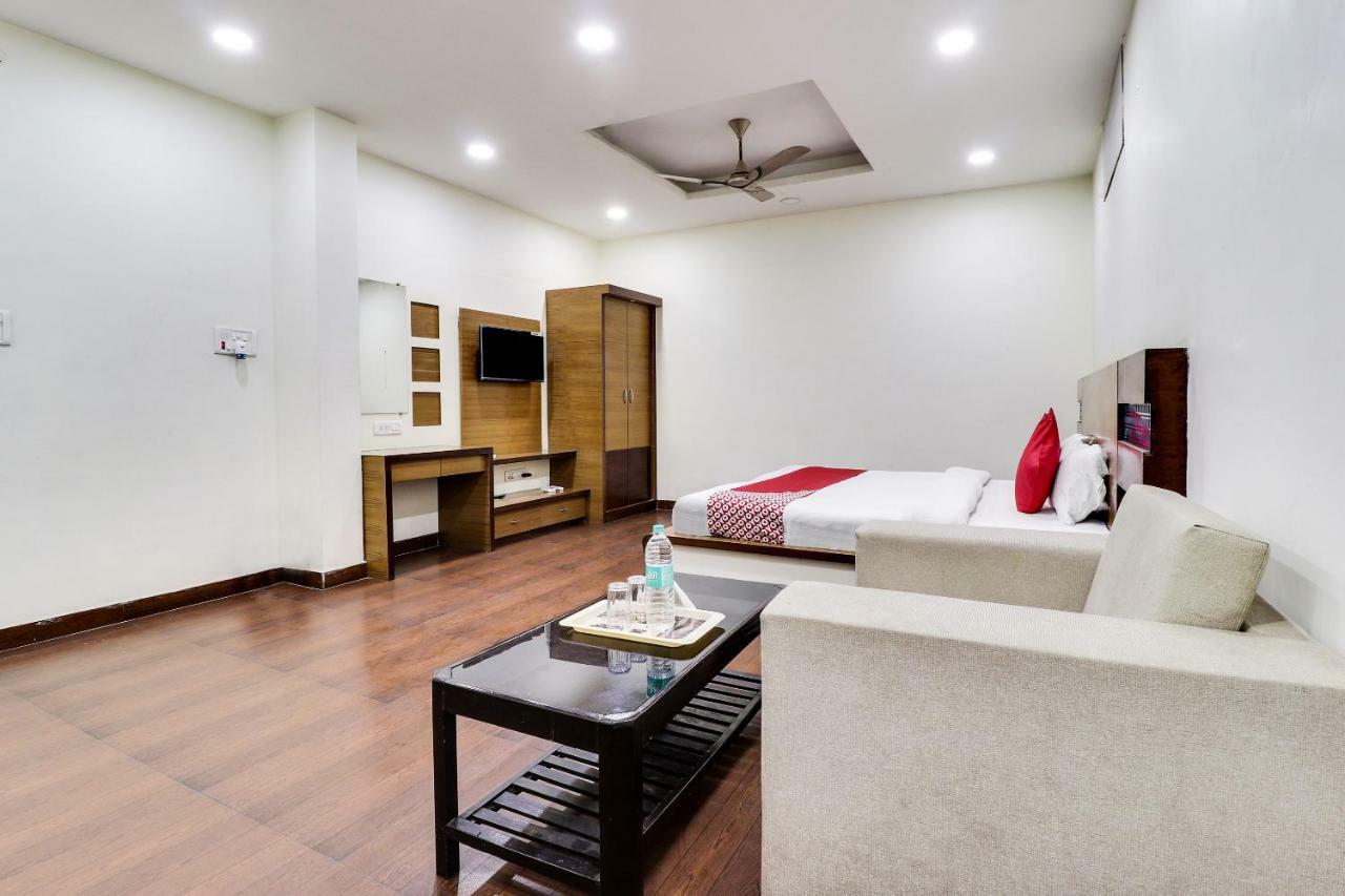 Oyo 43936 Hotel Rajputana Palace Farrukhabad Oda fotoğraf